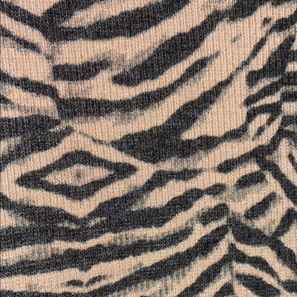 Jane and Delancy Turtleneck sweater, Women's M, Brown & Tan, zebra Print  EUC - Picture 8 of 16